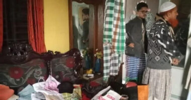 আড়াইহাজারে এক রাতে তিনটি বাড়িতে ডাকাতি