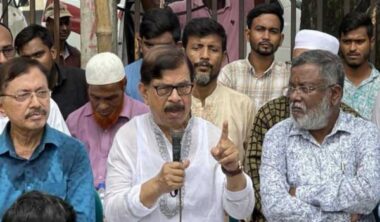 সরকার এতোই যোগ্য, থানা থেকে ওসি পালিয়ে যায় কিন্তু টেরই পায় না