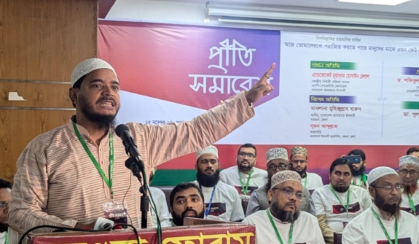 আলেমদের বিরুদ্ধে লাগলে প্লেনে উঠারও সময় পাবেন না : মাসুদ