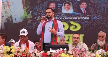 মানুষ রাস্তায় নামলে কোনো স্বৈরাচার টিকতে পারে না