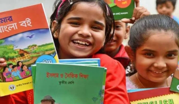 নতুন বছরে ফেনীতে পাঠ্যবই মিলেছে চাহিদার তুলনায় ১ শতাংশ