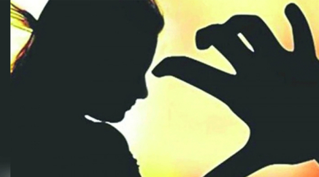 ড. ইউনূসকে উপহাসের প্রতিবাদে নারীকে মারধর মহিলা আ’লীগ নেত্রীর