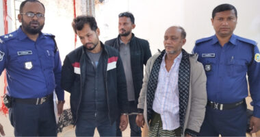আমতলীতে ১৬ টি প্রতারণা মামলার আসামী ভন্ড দরবেশ ফারুক গ্রেপ্তার
