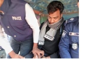জাবিতে পরীক্ষা দিতে এসে নিষিদ্ধ সংগঠন ছাত্রলীগের কর্মী আটক