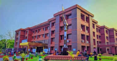 ক্যাম্পাস সংস্কার বাদ দিয়ে ফ্যাসিবাদ পুনর্বাসনে ব্যস্ত পবিপ্রবি প্রশাসন