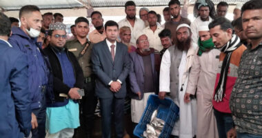 লালমোহনে প্রকাশ্যে জাটকা ইলিশ বিক্রি দু’জনকে জরিমানা