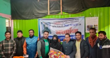 মেডিকেলে ভর্তির সুযোগ পাওয়ায় কৃষকের মেয়ে শিমাকে প্রেসক্লাবের সংবর্ধনা