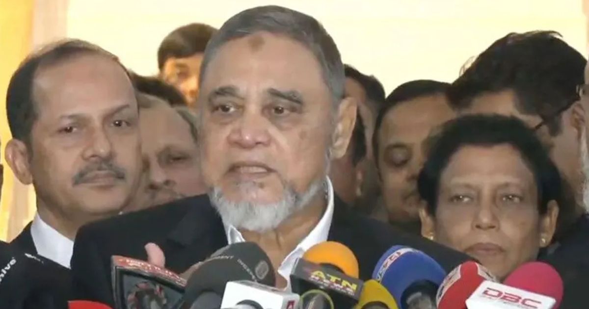 সবাই তালি বাজাতে বাজাতে দেশটার ১২টা বাজিয়েছে : সিইসি