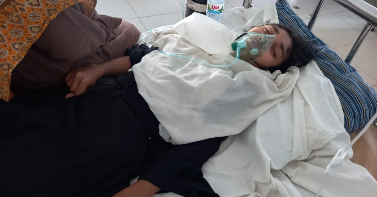 কয়রায় মাদ্রাসার  ১৪ ছাত্রী অসুস্থ, হাসপাতা‌লে ভ‌র্তি
