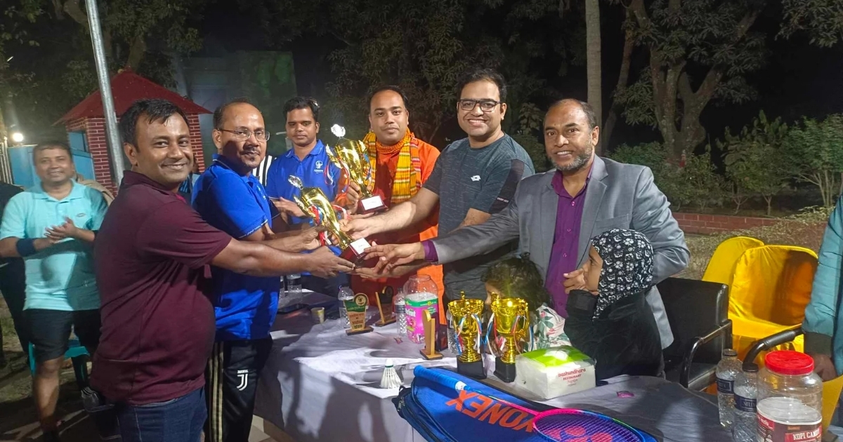 সিংগাইর অফিসার্স ক্লাবের ব্যাডমিন্টন টুর্নামেন্টের ফাইনাল খেলা অনুষ্ঠিত