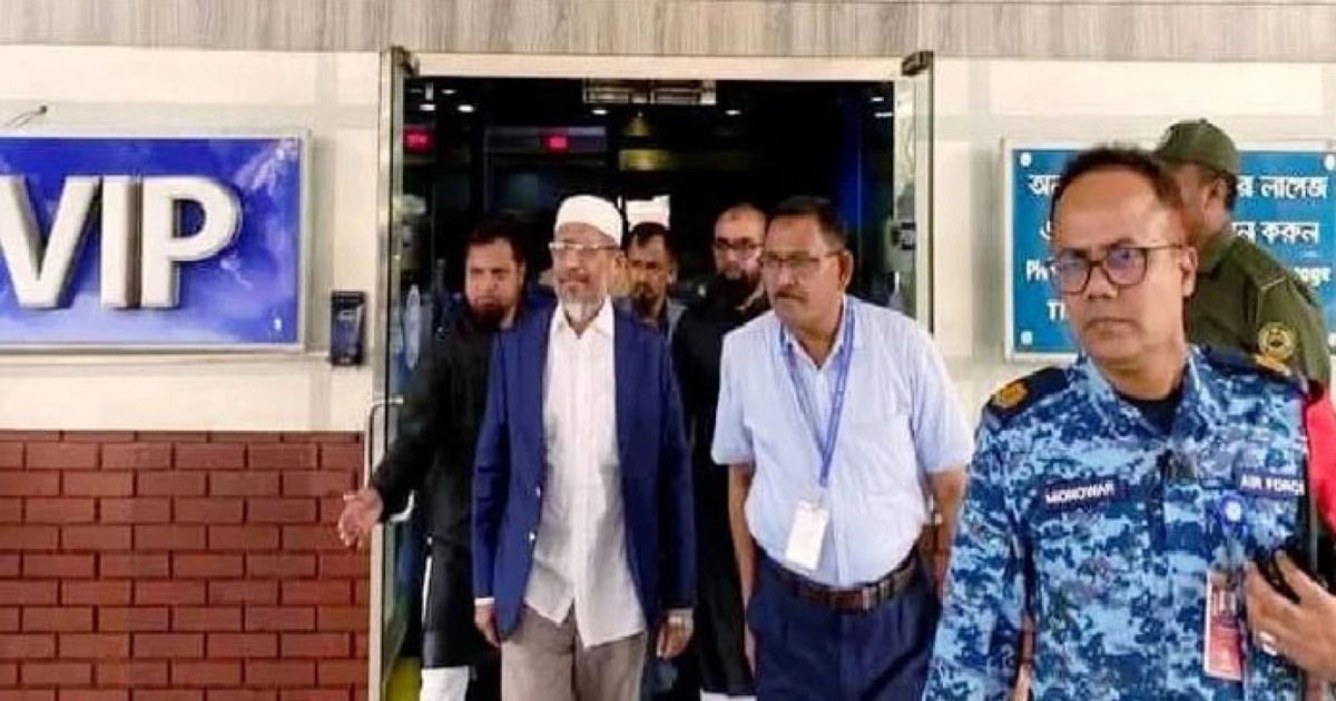 ওমরাহ শেষে দেশে ফিরলেন লুৎফুজ্জামান বাবর