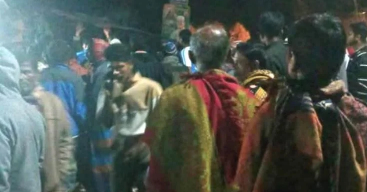 চুয়াডাঙ্গার দামুড়হুদায় স্বামীকে কুপিয়ে স্ত্রীর গহনা লুট