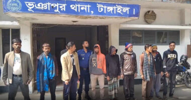 জুয়ার আসরে পুলিশের হানা, গ্রেফতার ১১ জুয়াড়ি