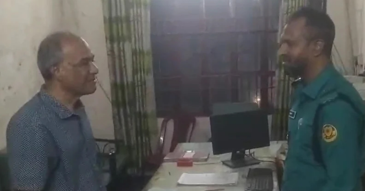 ভোর রাতে পুলিশের টহল কার্যক্রম পরিদর্শনে স্বরাষ্ট্র উপদেষ্টা