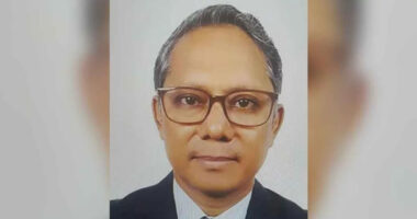 সাবেক সহকারী অ্যাটর্নি জেনারেলের ঝুলন্ত মরদেহ উদ্ধার