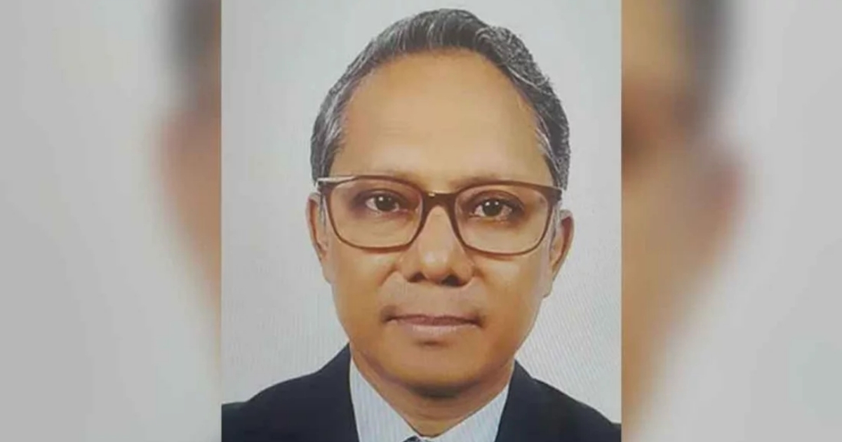 সাবেক সহকারী অ্যাটর্নি জেনারেলের ঝুলন্ত মরদেহ উদ্ধার