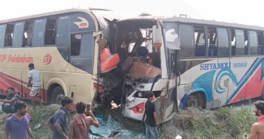 যমুনা সেতু মহাসড়কে দুই বাসের মুখোমুখি সংঘর্ষ, আহত ২৫