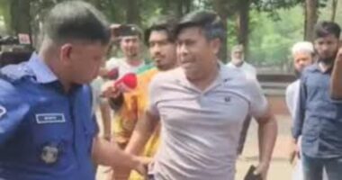 জয় বাংলা স্লোগান দেওয়ায় স্মৃতিসৌধ থেকে তিনজন আটক