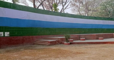 স্বাধীনতা দিবসে কাপড় দিয়ে ঢেকে রাখা হলো মুক্তিযুদ্ধের ম্যুরাল