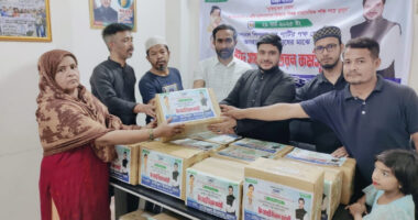 ন্যাশনাল পিপলস যুব পার্টির উদ্যোগে দুঃস্থ ও অসহায়দের মাঝে ঈদ সামগ্রী বিতরণ