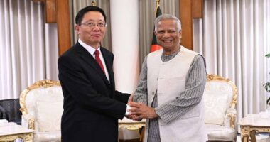 বাংলাদেশ-চীন সম্পর্ক আরও গভীর করার প্রতিশ্রুতি প্রধান উপদেষ্টার