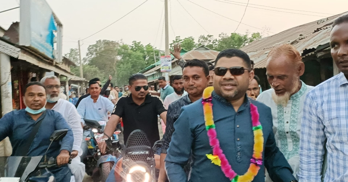 বিএনপি নেতা হাজী আল মামুনকে বরণ করতে নেতাকর্মীদের ঢল