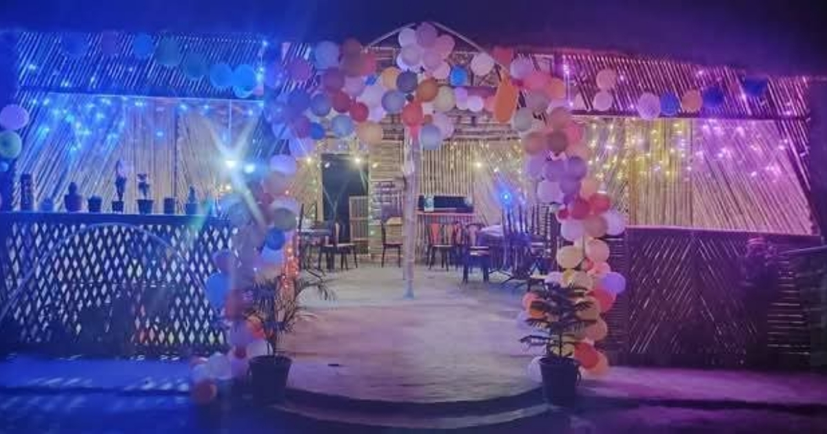 আলতাদিঘী জাতীয় উদ্যানে "কুঁড়েঘর "রেস্টুরেন্টে উপচে পড়া ভিড়
