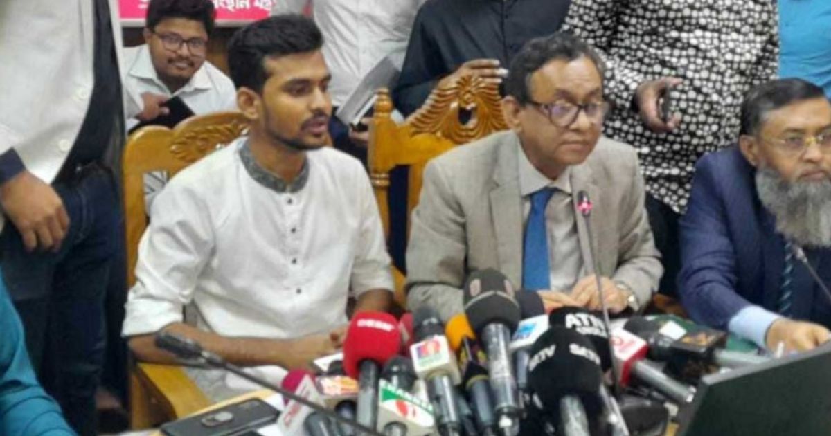 ১৭ বছরে চাকরির নিয়োগে বড় দুর্নীতি, ফ্যাসিবাদ বিলুপ্ত হলেও আমাদের রন্ধ্রে রন্ধ্রে রয়ে গেছে : আসিফ