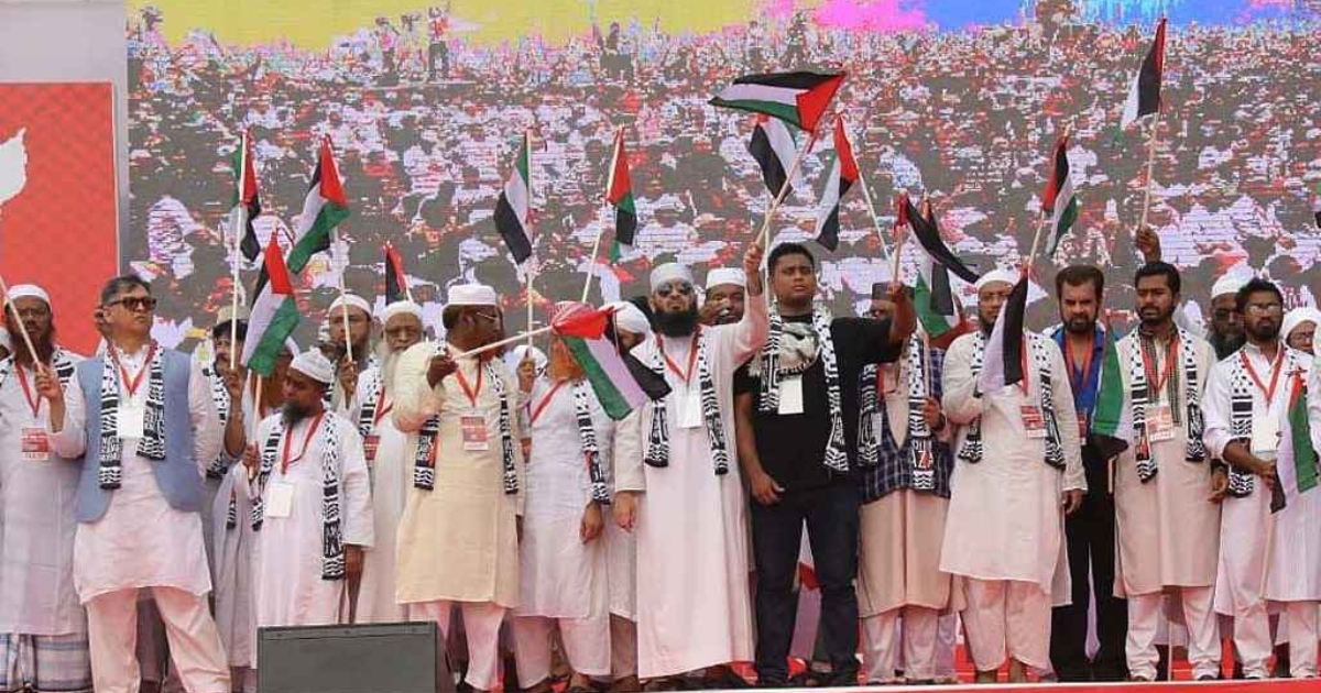 ‘মার্চ ফর গাজা’ কর্মসূচিতে একই মঞ্চে ফিলিস্তিনি পতাকা ওড়াচ্ছেন সকল রাজনৈতিক নেতারা