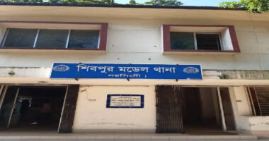 নরসিংদীতে স্ত্রীকে গলা টিপে হত্যার পর লাশ ঘরে ফেলে পালিয়েছে স্বামী