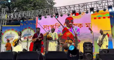 দুর্গাপুরের পাহাড় ছাপিয়ে ঢাকার মঞ্চে আরজ আলী