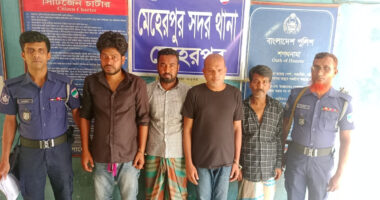 পুলিশের অভিযানে  আওয়ামীলীগ নেতাসহ ১২জন গ্রেপ্তার
