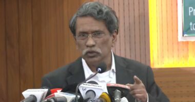 একসাথে বসে কথা বলতে পারছি এনসিপির নেতৃবৃন্দের আন্দোলনের কারণেই : ড. আলী রিয়াজ