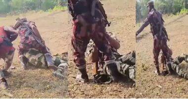 বিজিবি সদস্যদের পায়ে ধরে আকুতি-মিনতি করে ক্ষমা চাইল বিএসএফ