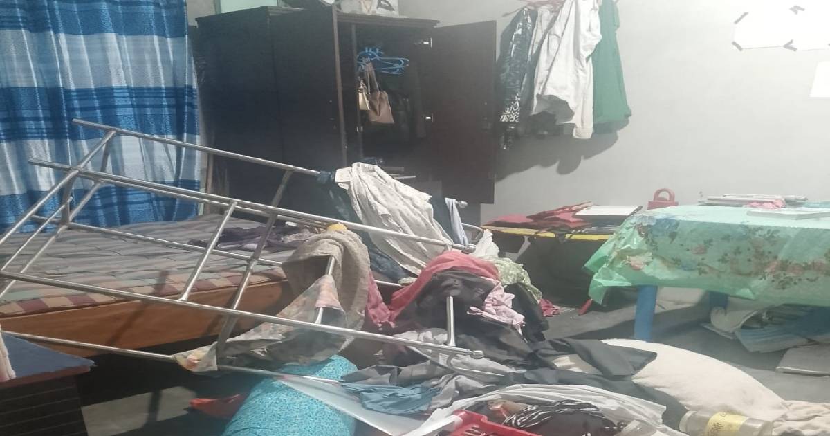 সন্ত্রাসী কায়দায় হামলা, ১১ লক্ষ টাকা লুট