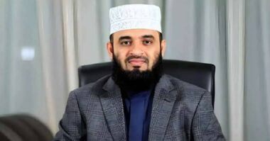 জাতীয় ঐক্য টিকিয়ে রাখতে সেক্রিফাইসিং মেন্টালিটি জরুরি : আজহারি