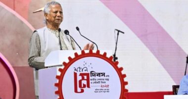 শ্রমিকদের আগের অবস্থায় রেখে নতুন বাংলাদেশ গড়া সম্ভব নয় : প্রধান উপদেষ্টা