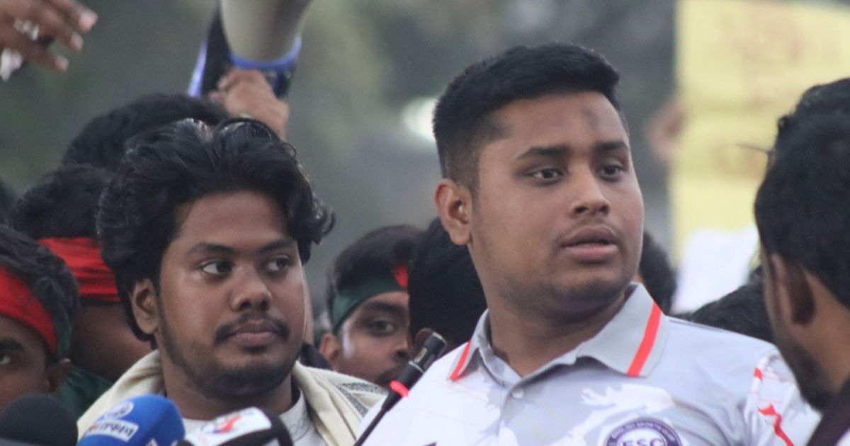 আওয়ামী লীগকে নিষিদ্ধ না করা পর্যন্ত যমুনার সামনে থেকে কেউ সরবে না : হাসনাত