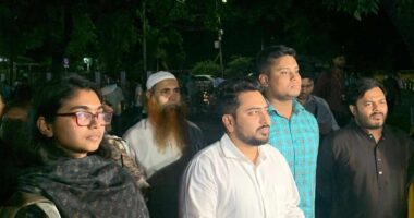 যমুনায় প্রবেশ করেছে এনসিপির প্রতিনিধি দল