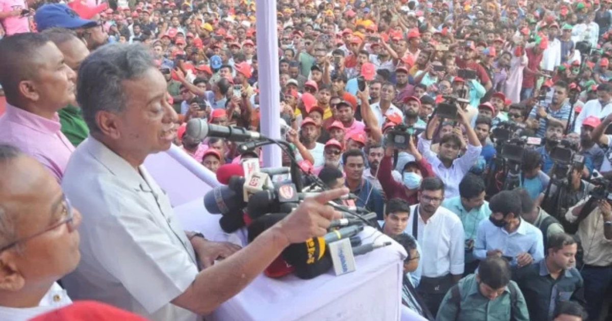 গণতান্ত্রিক প্রক্রিয়ায় ফিরতে সেনাপ্রধান বক্তব্য দিলে সমস্যা কোথায় : আমীর খসরু