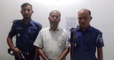 কুমিল্লা তিতাসের ৯ নং মজিদপুর ইউনিয়ন সাবেক চেয়ারম্যান ফারুক মিয়া পুলিশের হাতে ধরা পড়েছে