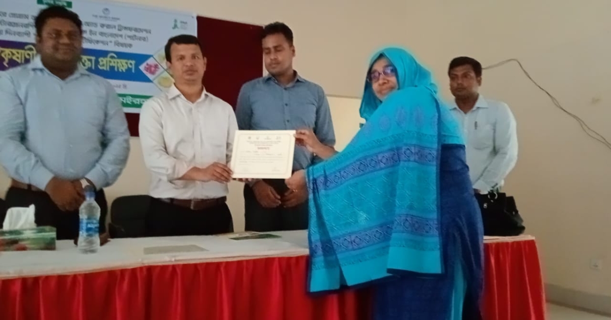 ধামইরহাটে কৃষক ও কৃষাণীদের নিয়ে দিনব্যাপী প্রশিক্ষণ কর্মশালা অনুষ্ঠিত