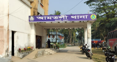 মজুরী টাকা না দিয়ে প্রাণ নাশের হুমকি দিলেন আ'লীগ নেতা