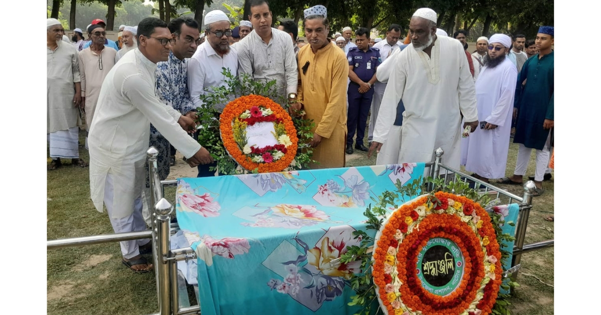 নাটোরের প্রবীণ সাংবাদিক ও বীর মুক্তিযোদ্ধা নবীউর রহমান পিপলুকে রাষ্ট্রীয় মর্যাদায় জানাযা শেষে দাফন করা হয়েছে