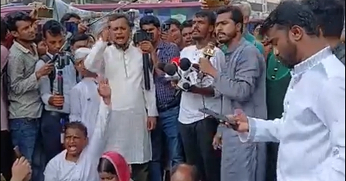 নুরের মোবাইল গেল বিক্ষোভের ভিড়ে—বিপ্লব চাইতে গিয়ে যোগাযোগ বিচ্ছিন্ন নেতা!