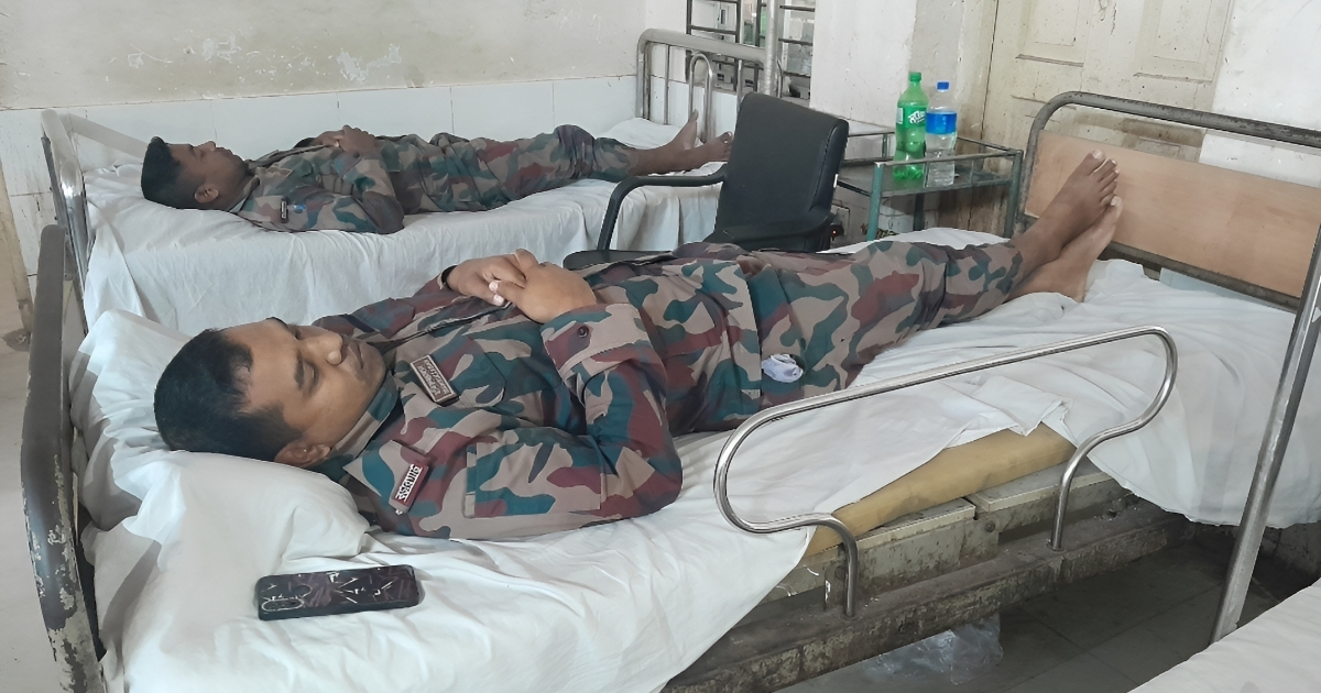 সীমান্তে মাদক চোরাকারবারীদের হামলা: বিজিবির দুই সদস্য গুরুতর আহত