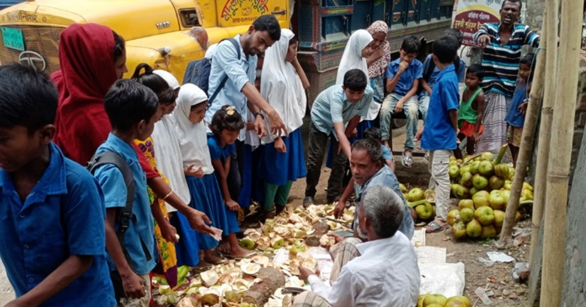 বাঞ্ছারামপুরে বৈশাখ জ্যৈষ্ঠের ভ্যাপসা গরমে জনপ্রিয় ফল তালের শাঁসে স্বস্তি