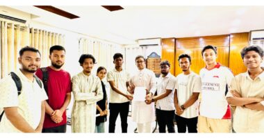 খাবারের মানোন্নয়ন ও ভর্তুকি বৃদ্ধির দাবিতে জাবি শিক্ষার্থীদের ৫ দফা স্মারকলিপি