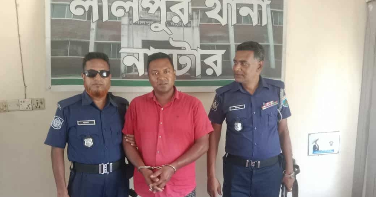 ব্ল্যাকমেইলের ফাঁদে নারী কর্মকর্তা, সিইসি’র অপকর্ম ফাঁস, সিইসি গ্রেপ্তার