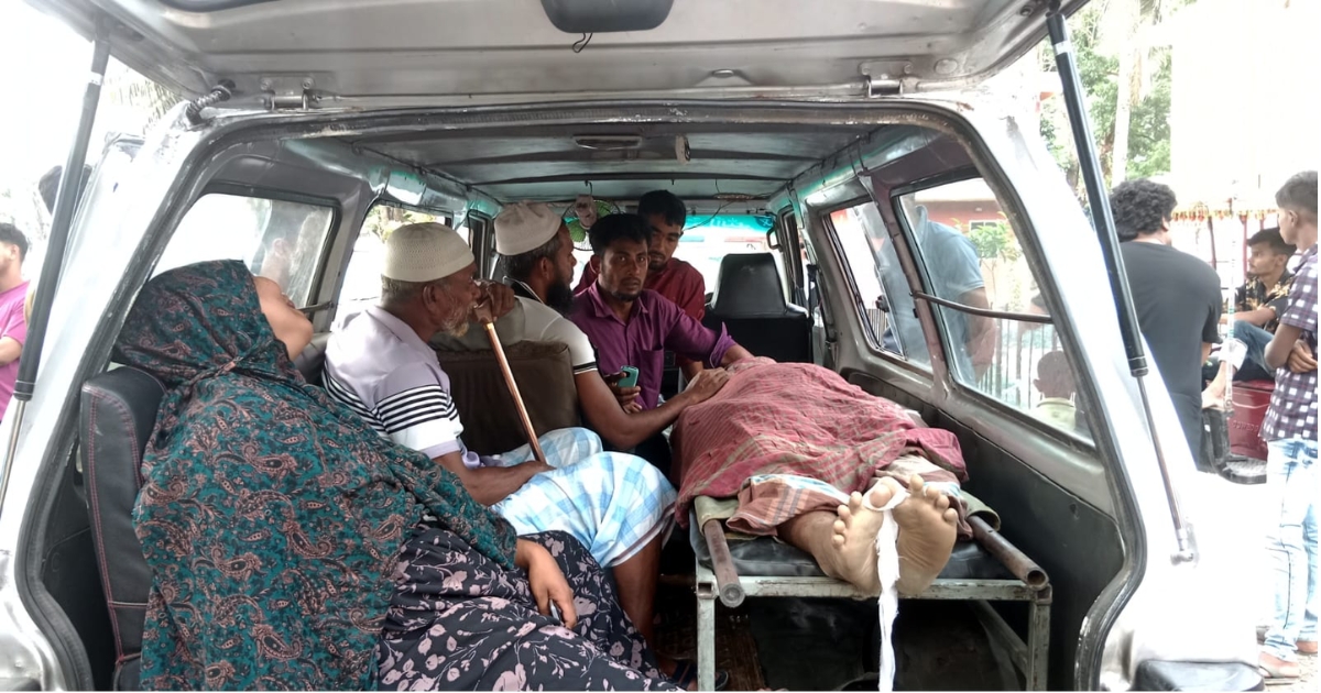 গলাচিপায় বিদ্যুৎস্পৃষ্ট হয়ে মাইক্রোবাস ড্রাইভারের মৃত্যু